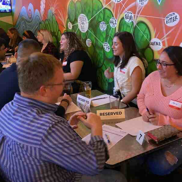 St. Louis attendees of speed dating in Missouri enjoying the event!